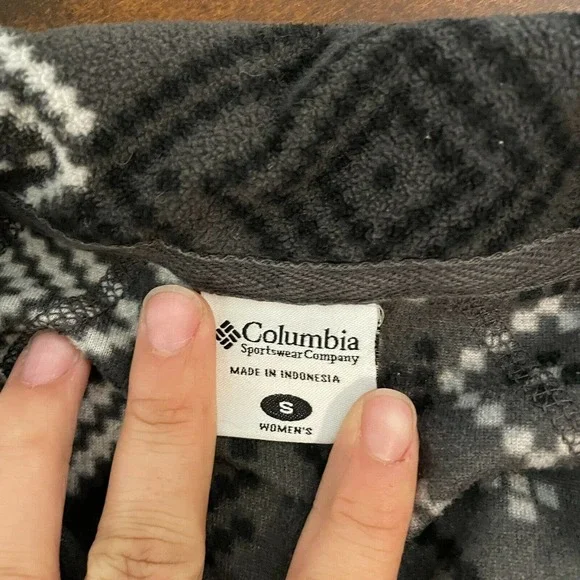 Columbia Sportswear athletic pullover - Picture 6 of 7